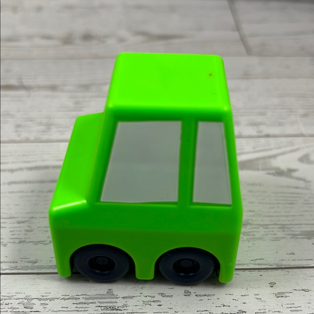 Fisher-Price Green and White Winking Toy Vehicle - Replacement Part - Picture 5 of 5